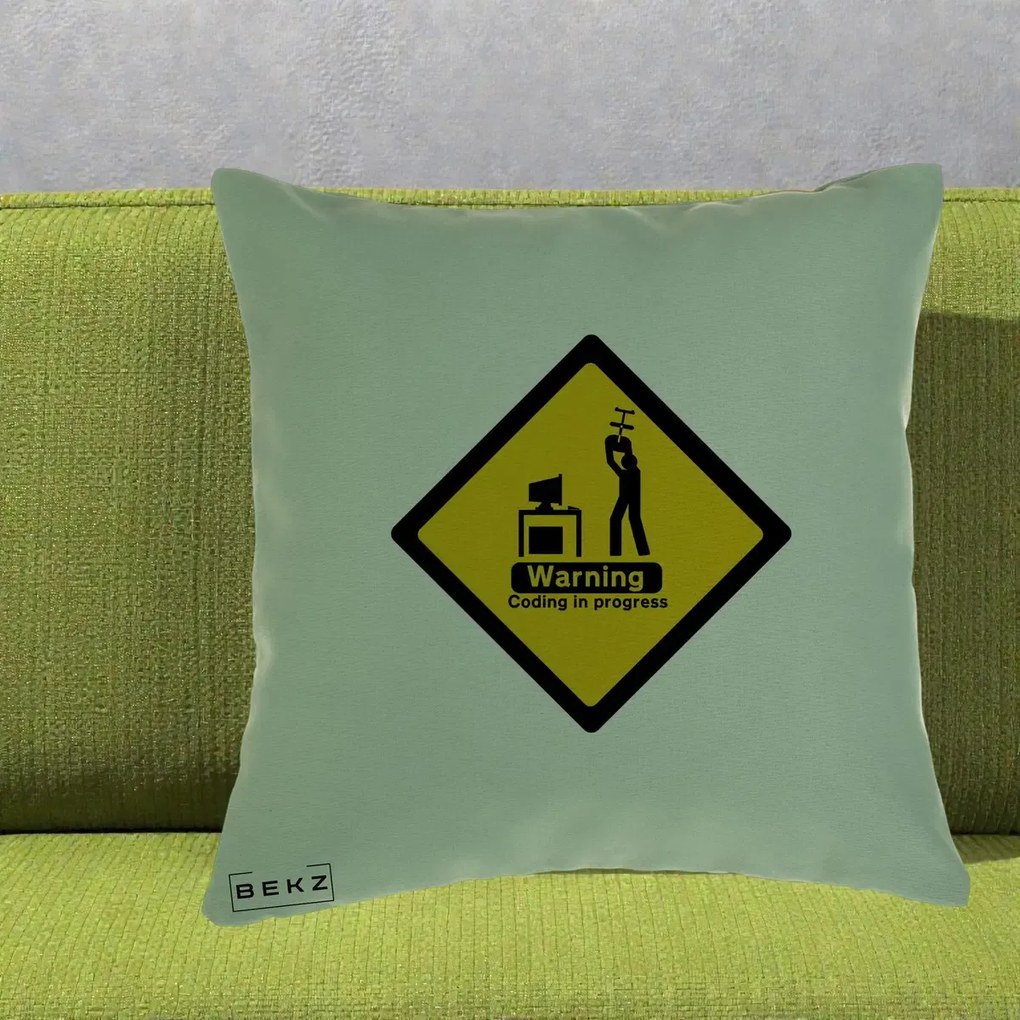 Perna Personalizata Warning Coding in Progress, 40x40 cm, Verde, Husa Detasabila, Perna Inclusa, BEKZ®