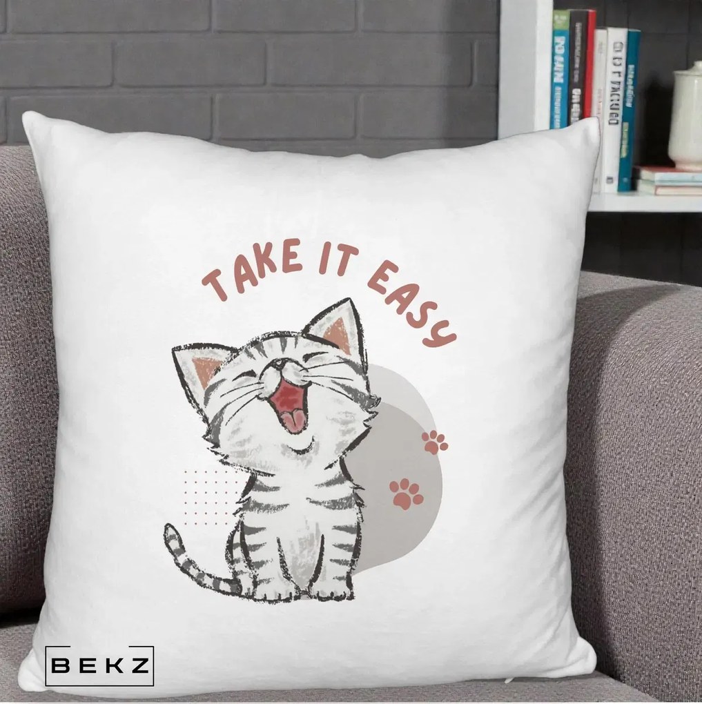 Perna Personalizata Take It Easy Cat, 40x40 cm, Alb Pufos, Husa Detasabila, Perna Inclusa, BEKZ®