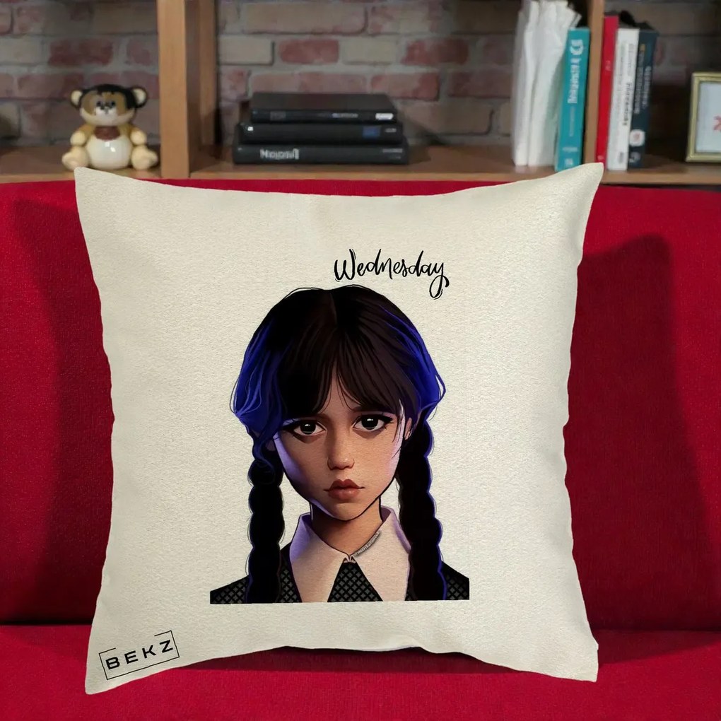 Perna Personalizata Wednesday Addams Portret Realist, 40x40 cm, Ecru, Husa Detasabila, Perna Inclusa, BEKZ®
