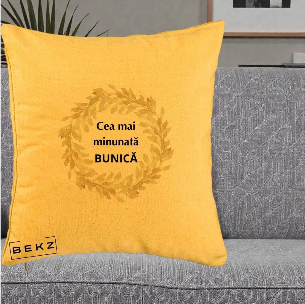 Cadou pentru Bunica - Perna Personalizata Cea Mai Minunata Bunica Coronita Frunze Acuarela, 40x40 cm, Galben, Husa Detasabila, Perna Inclusa, BEKZ®