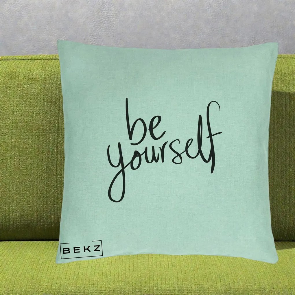 Perna Decorativa Be Yourself Caligrafie Neagra, 40x40 cm, Verde Menta, Husa Detasabila, Perna Inclusa, BEKZ®
