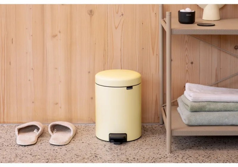 Cos cu pedala Brabantia NewIcon 1008840, 5 L, Inchidere lina, Baza antiderapanta, Galben