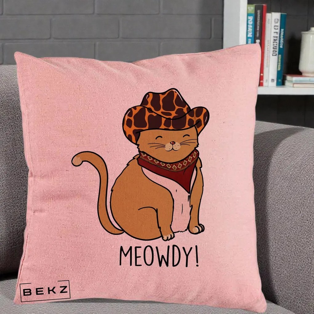 Perna Decorativa Pisica Cowboy Meowdy, 40x40 cm, Roz, Husa Detasabila, Perna Inclusa, BEKZ®