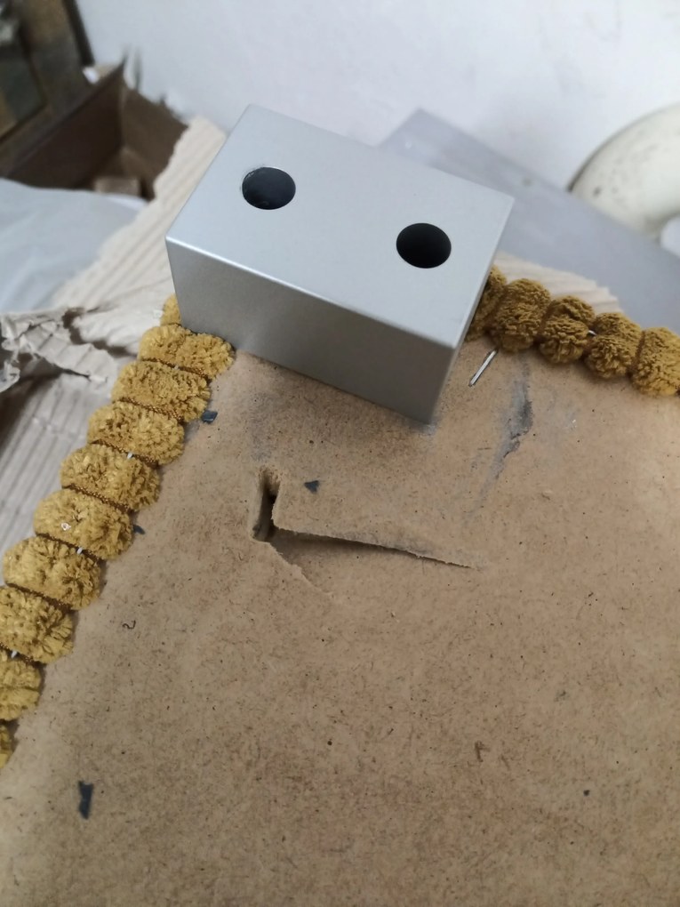 OFERTA Taburet mustar SMART COSARO cu spatiu de depozitare 65x65 cm II. calitate