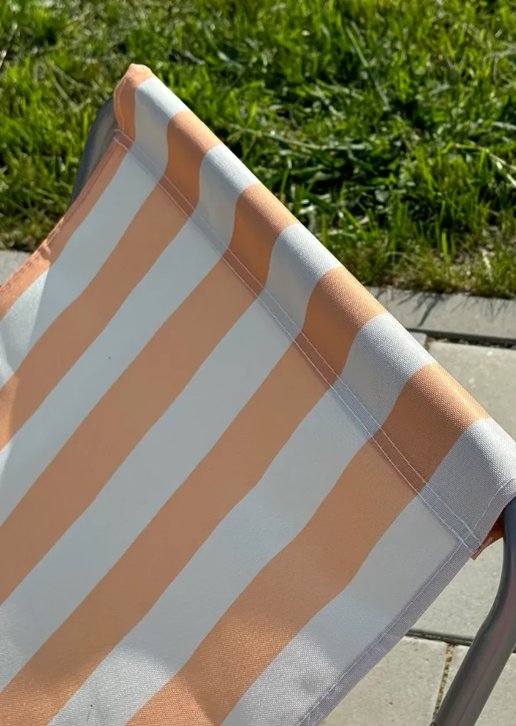 Set de 2 sezlonguri pliante pentru plaja SAND, dungi gri inchis