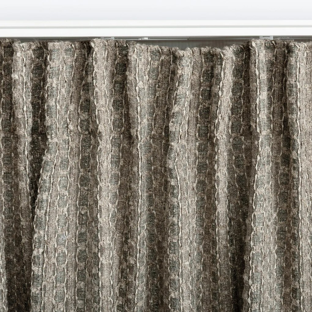 Perdea cu bandă de pliuri