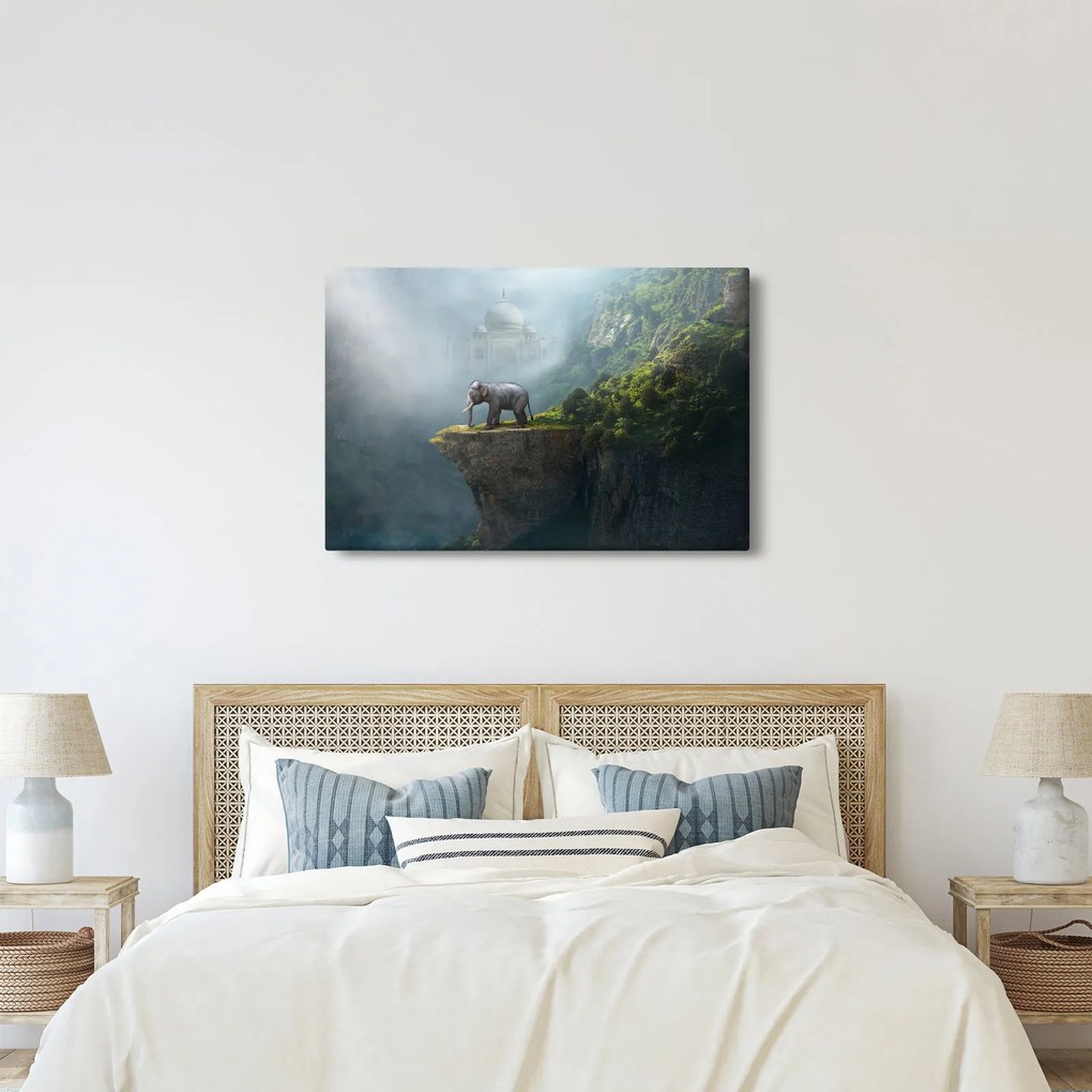 Tablou - Elefant în vârful Taj Mahalului (90x60 cm)