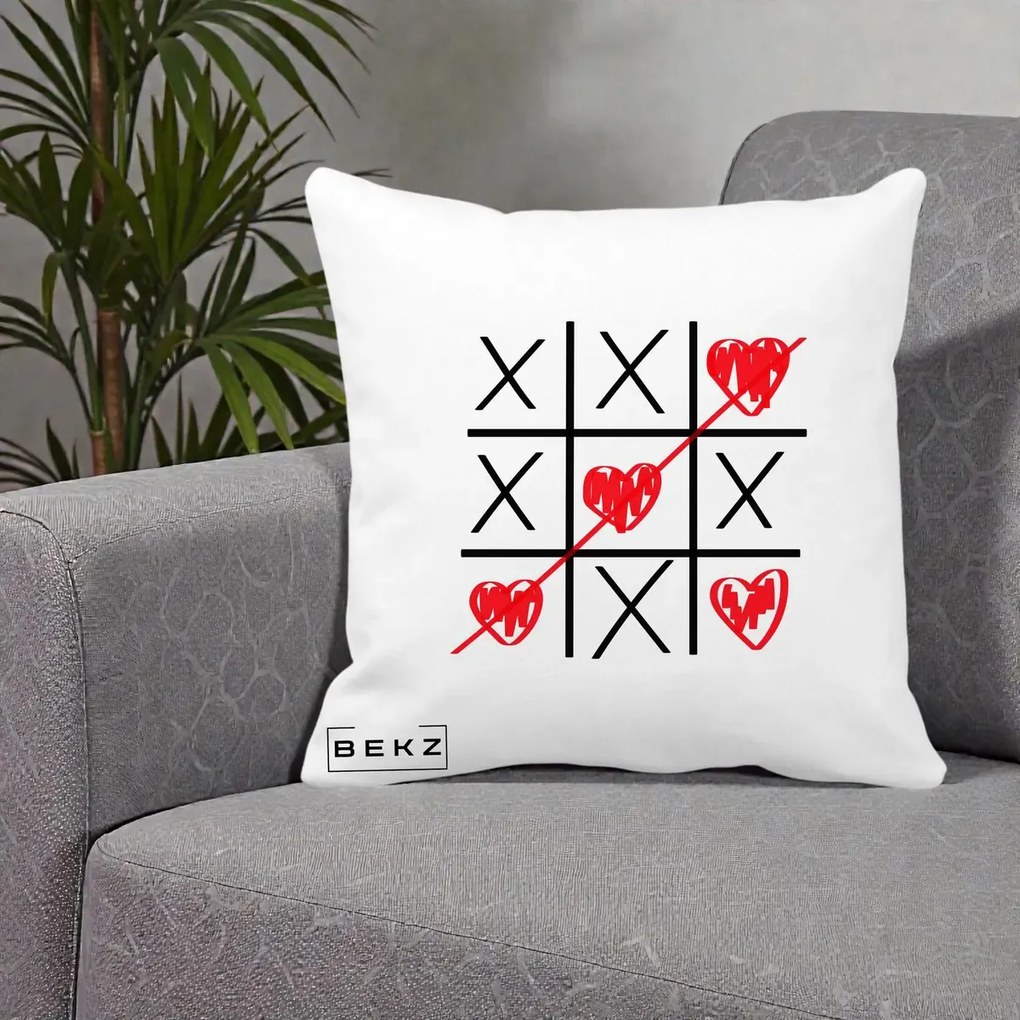 Cadou Romantic - Perna Personalizata Love Joc X si Inima cu Castigator Iubire, 40x40 cm, Alba Mata, Husa Detasabila, Perna Inclusa, BEKZ®