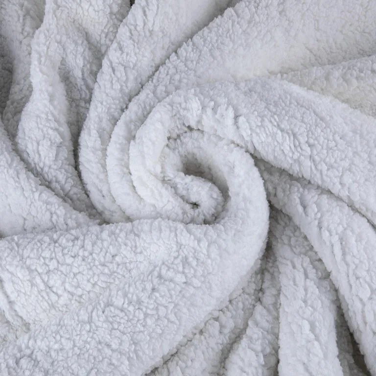 Pătură cu blăniţă GERDA 140 x 200 cm