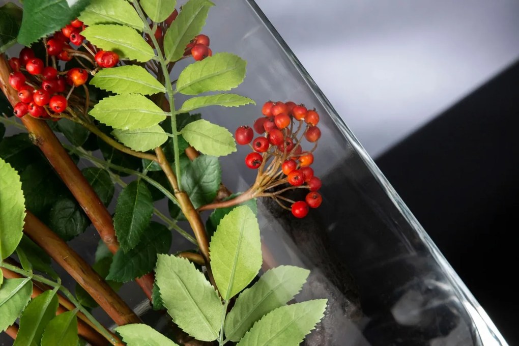 Aranjament floral mediu design LUX TEAR BERRIES