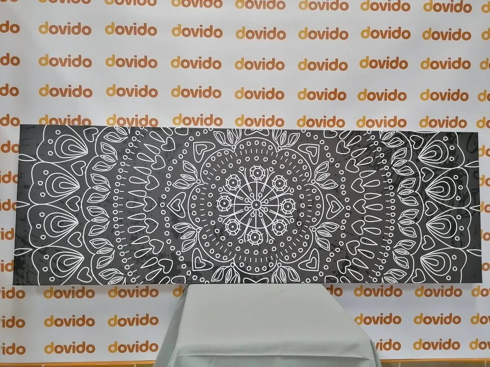 Tablou Mandala desenată manual în design alb-negru