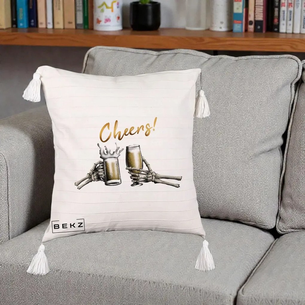 Perna Decorativa Halloween Cheers Schelete cu Bere, 40x40 cm, Bej cu Franjuri, Husa Detasabila, Perna Inclusa, BEKZ®