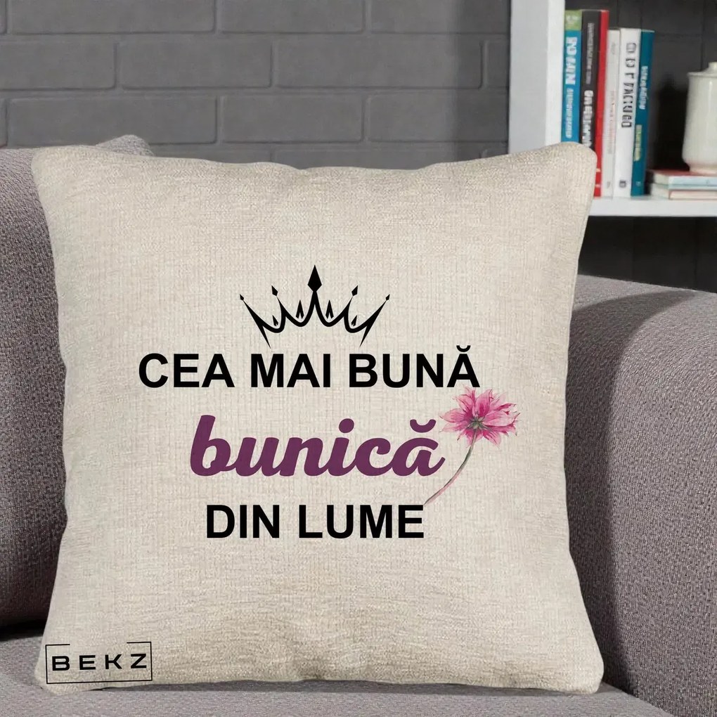 Cadou pentru Bunica - Perna Personalizata Cea Mai Buna Bunica Din Lume Coroana Mov Floare Roz, 40x40 cm, Bej Canapea, Husa Detasabila, Perna Inclusa, BEKZ®