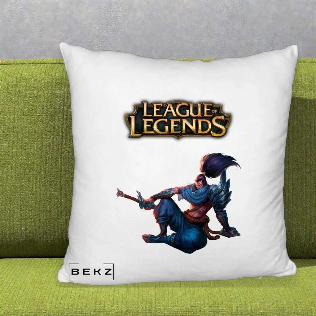 Perna Personalizata League of Legends Yasuo, 40x40 cm, Alb Pufos, Husa Detasabila, Perna Inclusa, BEKZ®