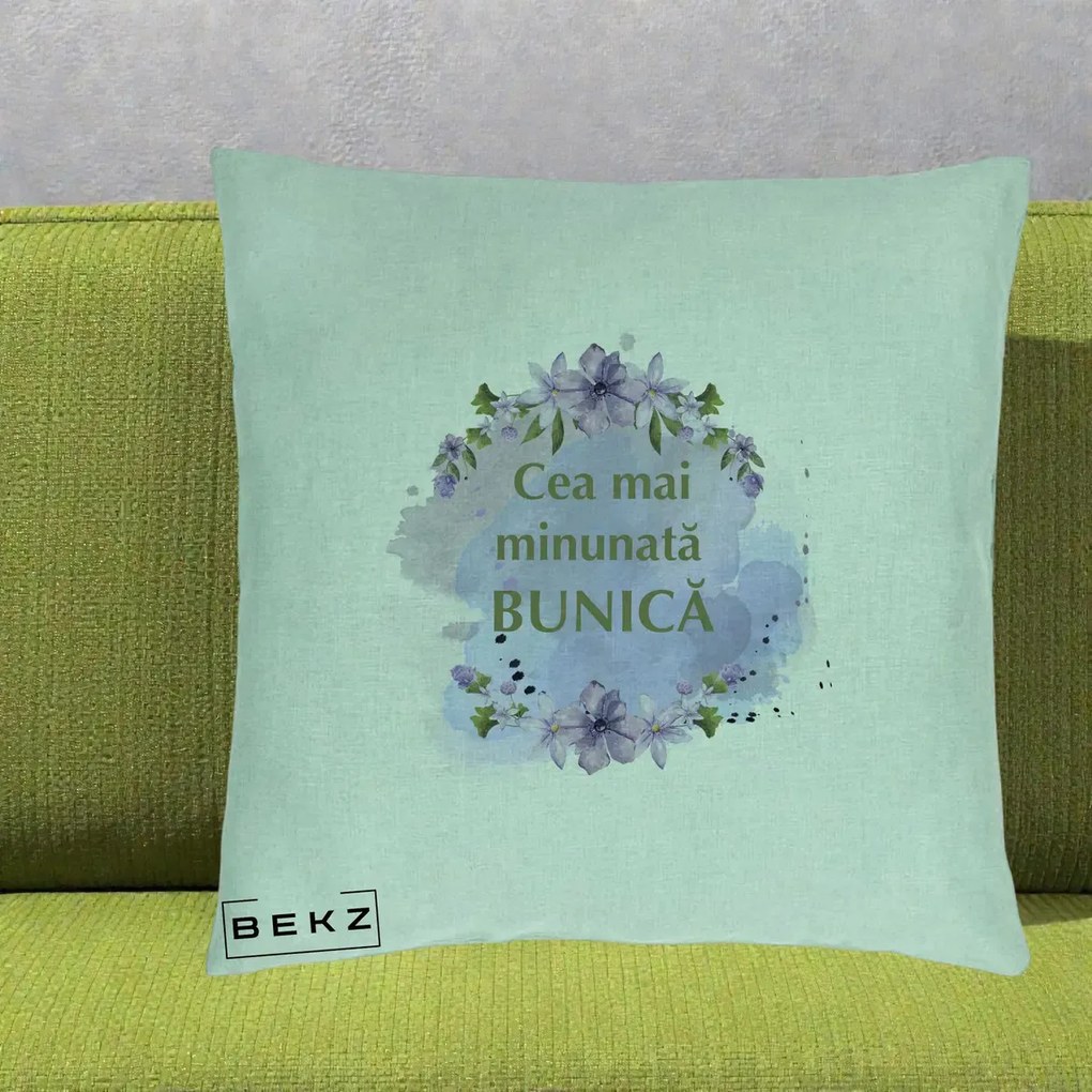 Cadou pentru Bunica - Perna Personalizata Cea Mai Minunata Bunica Flori Mov Acuarela Verde, 40x40 cm, Verde Menta, Husa Detasabila, Perna Inclusa, BEKZ®