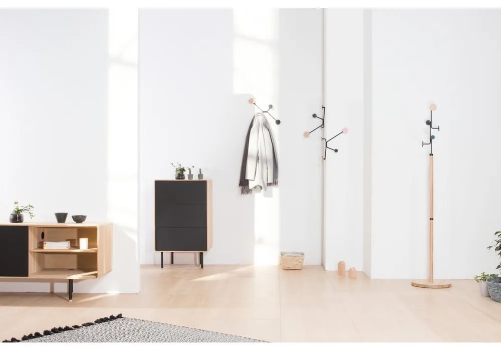 Comodă neagră/în culoare naturală înaltă din lemn de stejar 60x100 cm Fina – Gazzda