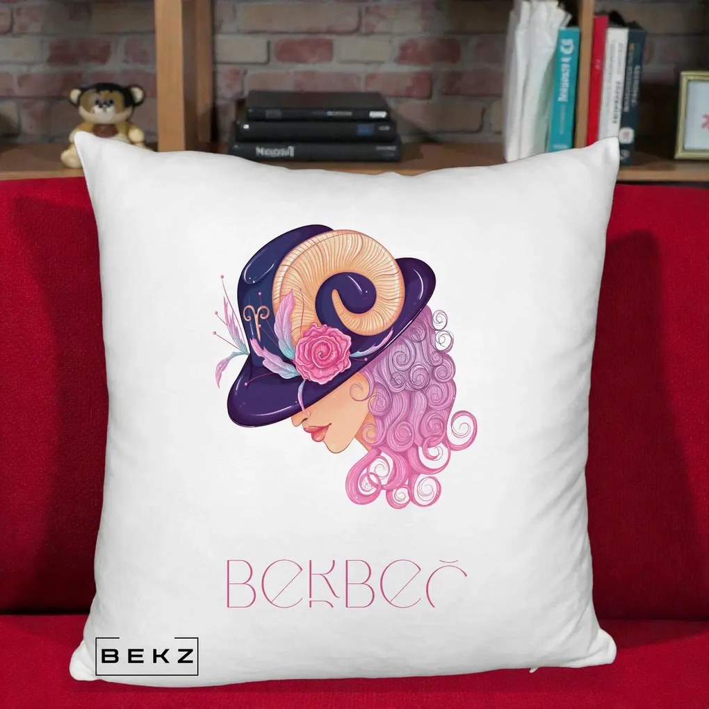 Perna Personalizata Zodie Berbec, 40x40 cm, Alb Pufos, Husa Detasabila, Perna Inclusa, BEKZ®