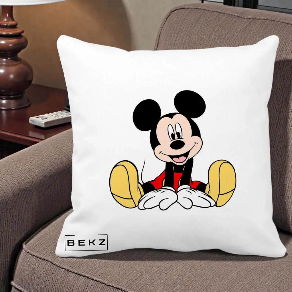 Perna Personalizata Mickey Mouse Relaxat, 40x40 cm, Alba Mata, Husa Detasabila, Perna Inclusa, BEKZ®