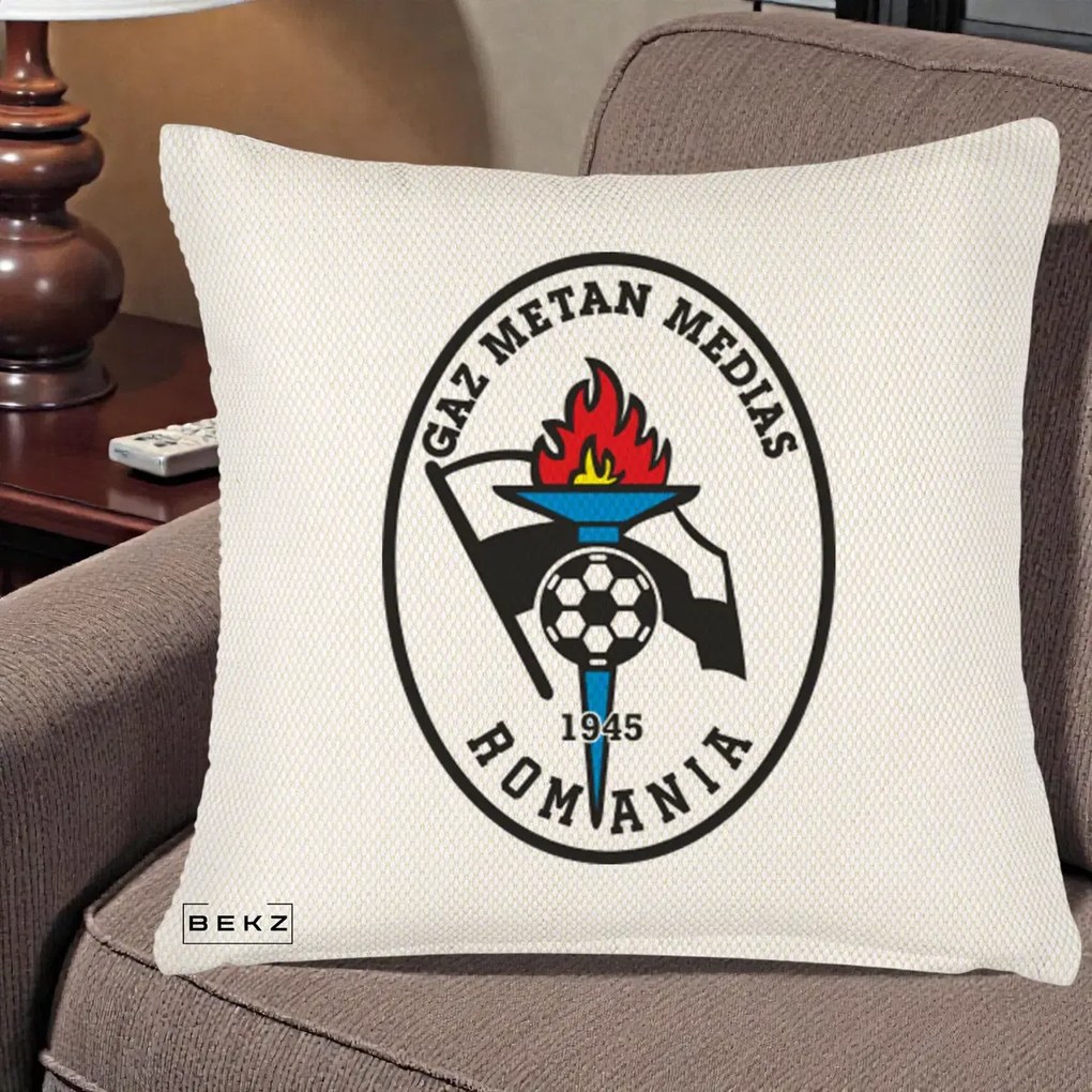 Perna Personalizata Gaz Metan Medias 1945 Fotbal, 40x40 cm, Crem Reliefat, Husa Detasabila, Perna Inclusa, BEKZ®