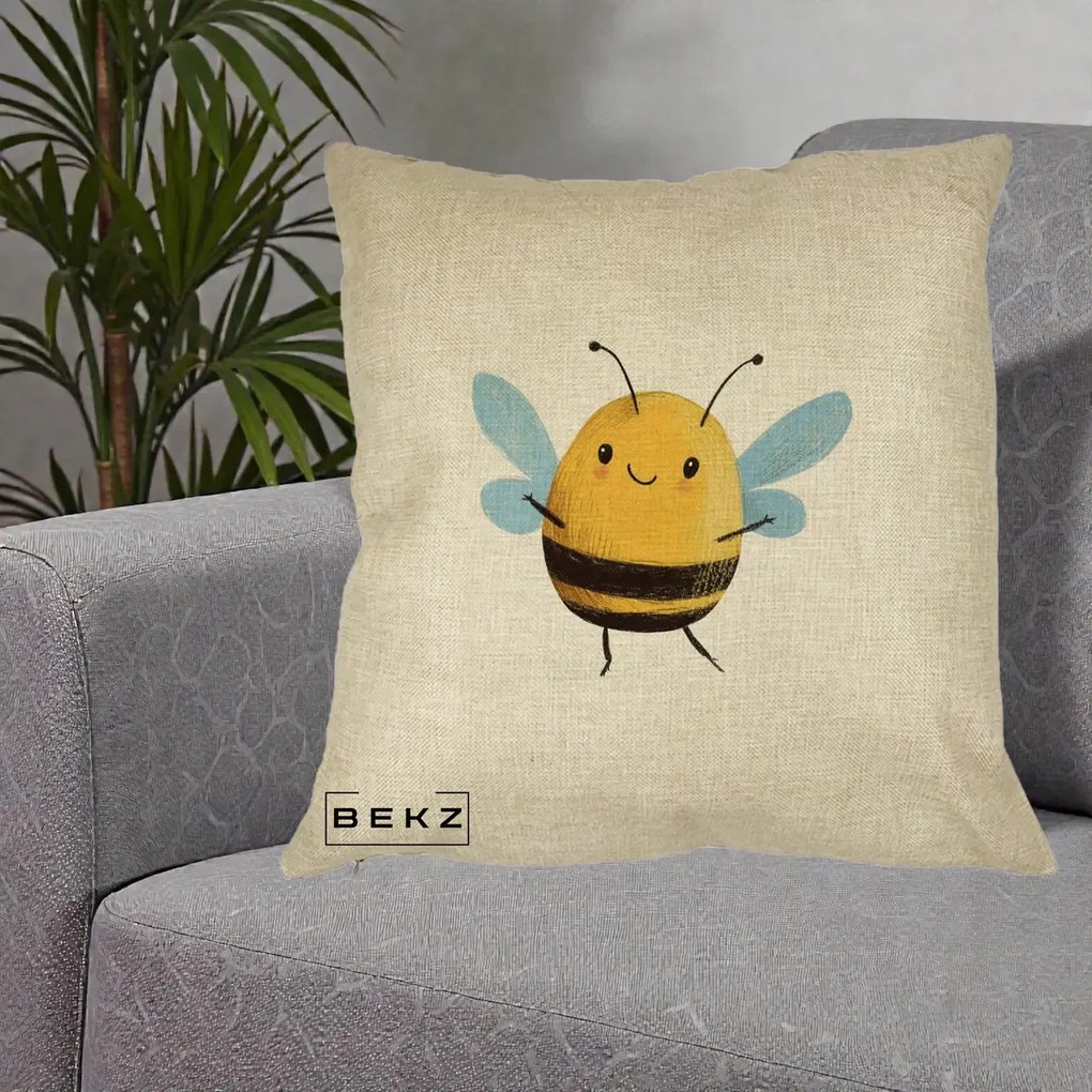 Perna Decorativa Buburuza pe Trifoi cu Patru Foi, 40x40 cm, Crem, Husa Detasabila, Perna Inclusa, BEKZ®