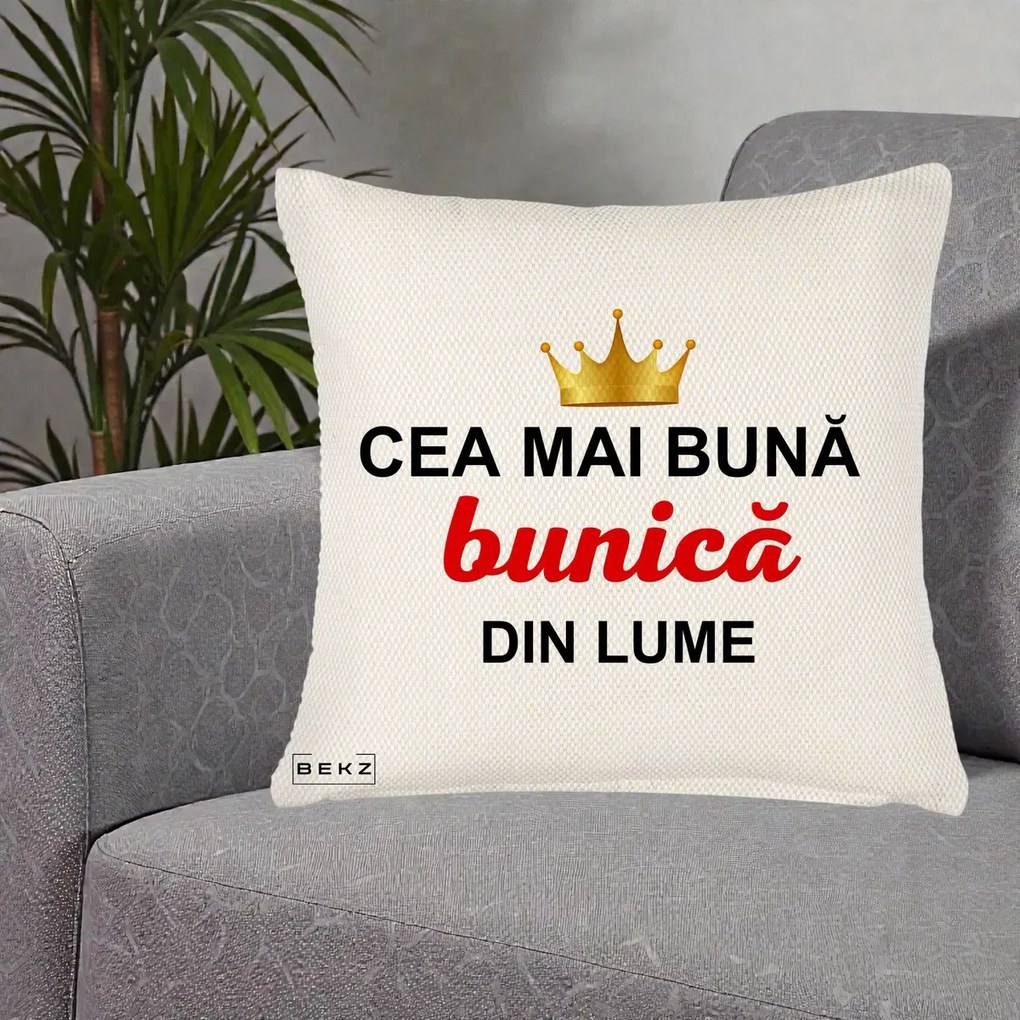 Cadou pentru Bunica - Perna Personalizata Cea Mai Buna Bunica Din Lume Coroana Aurie, 40x40 cm, Crem Reliefat, Husa Detasabila, Perna Inclusa, BEKZ®