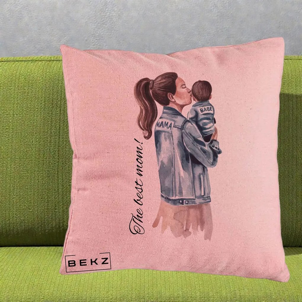 Cadou pentru Mama - Perna Personalizata The Best Mom Jachete, 40x40 cm, Roz, Husa Detasabila, Perna Inclusa, BEKZ®