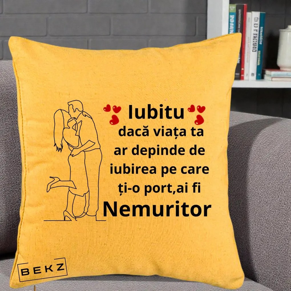 Cadou pentru Iubit - Perna Personalizata Iubitu Nemuritor cu Cuplu Line-Art si Inimi Rosii, 40x40 cm, Galben, Husa Detasabila, Perna Inclusa, BEKZ®