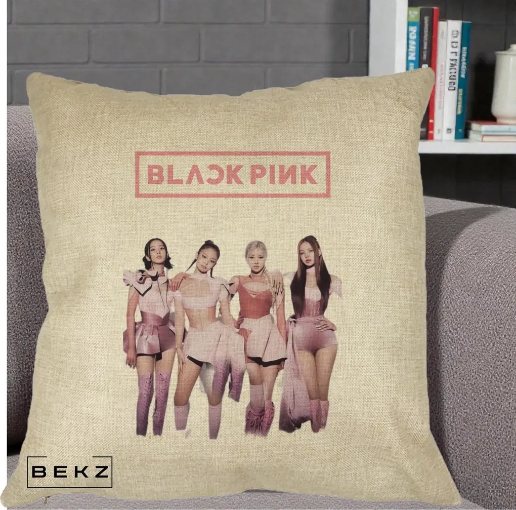 Perna Personalizata K-pop BLACKPINK Fotografie Grup Tinute Roz, 40x40 cm, Crem, Husa Detasabila, Perna Inclusa, BEKZ®