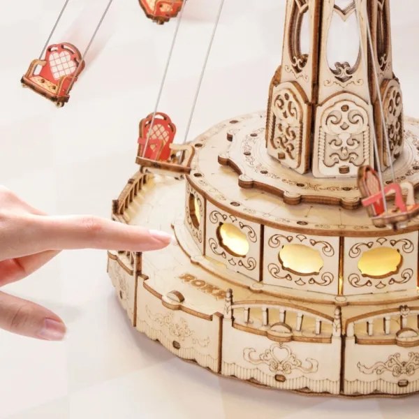 Puzzle 3D cutiuță muzicală, carusel cu lanț RoboTime