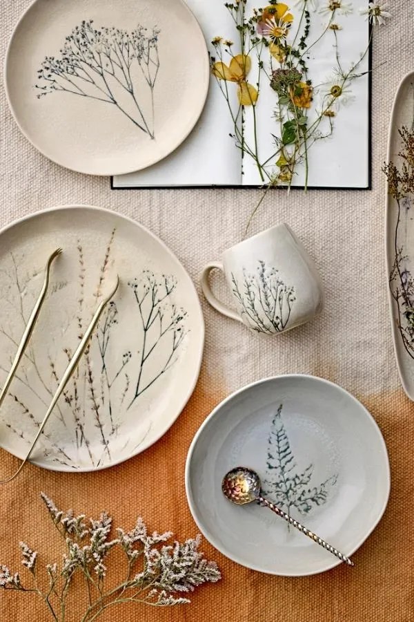 Set 6 căni din ceramică, natur, cu ilustrații botanice pictate manual, 10x10.5 cm, „Bea"