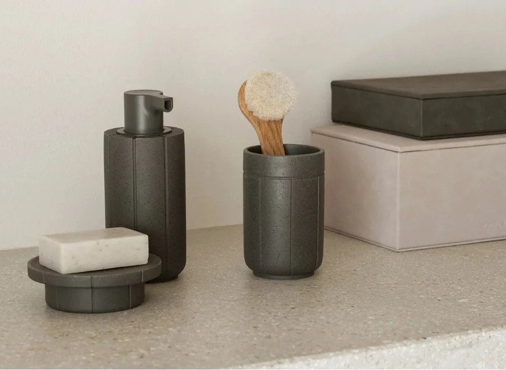 Săpunieră gri din polirășină Kua – Blomus