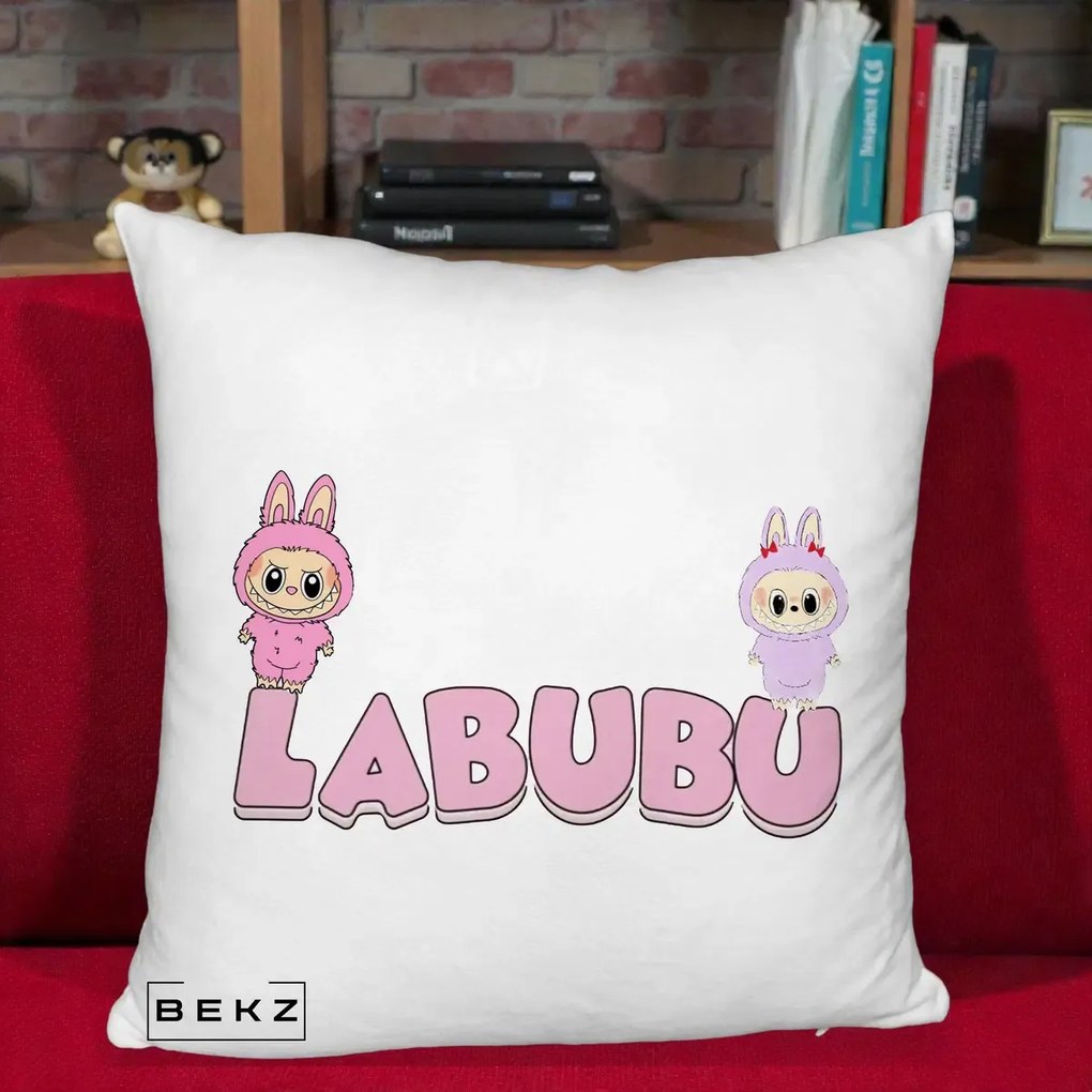 Perna Personalizata Labubu Duo Roz-Lila cu Text, 40x40 cm, Alb Pufos, Husa Detasabila, Perna Inclusa, BEKZ®