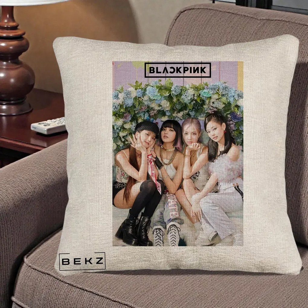 Perna Personalizata K-pop BLACKPINK Foto Grup, 40x40 cm, Bej Canapea, Husa Detasabila, Perna Inclusa, BEKZ®