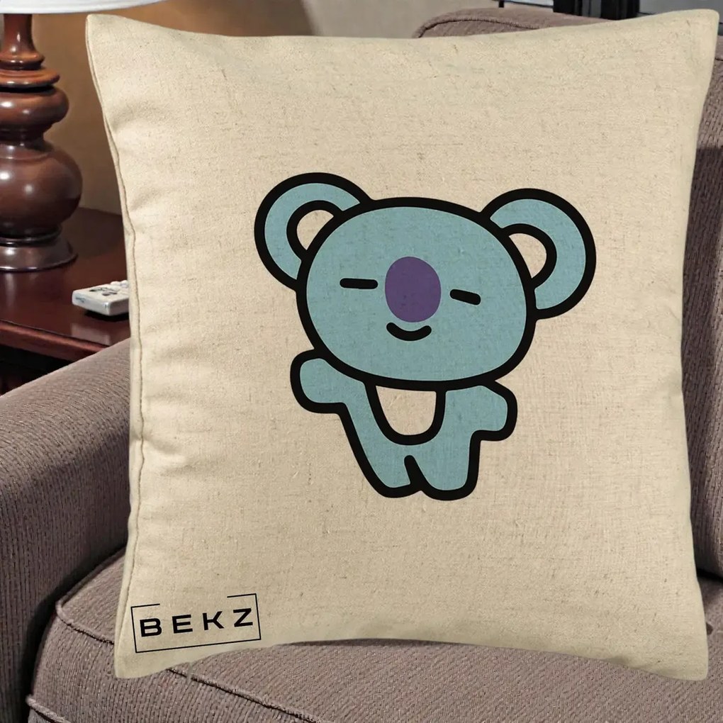 Perna Personalizata BT21 Koya Kawaii, 40x40 cm, Bej, Husa Detasabila, Perna Inclusa, BEKZ®