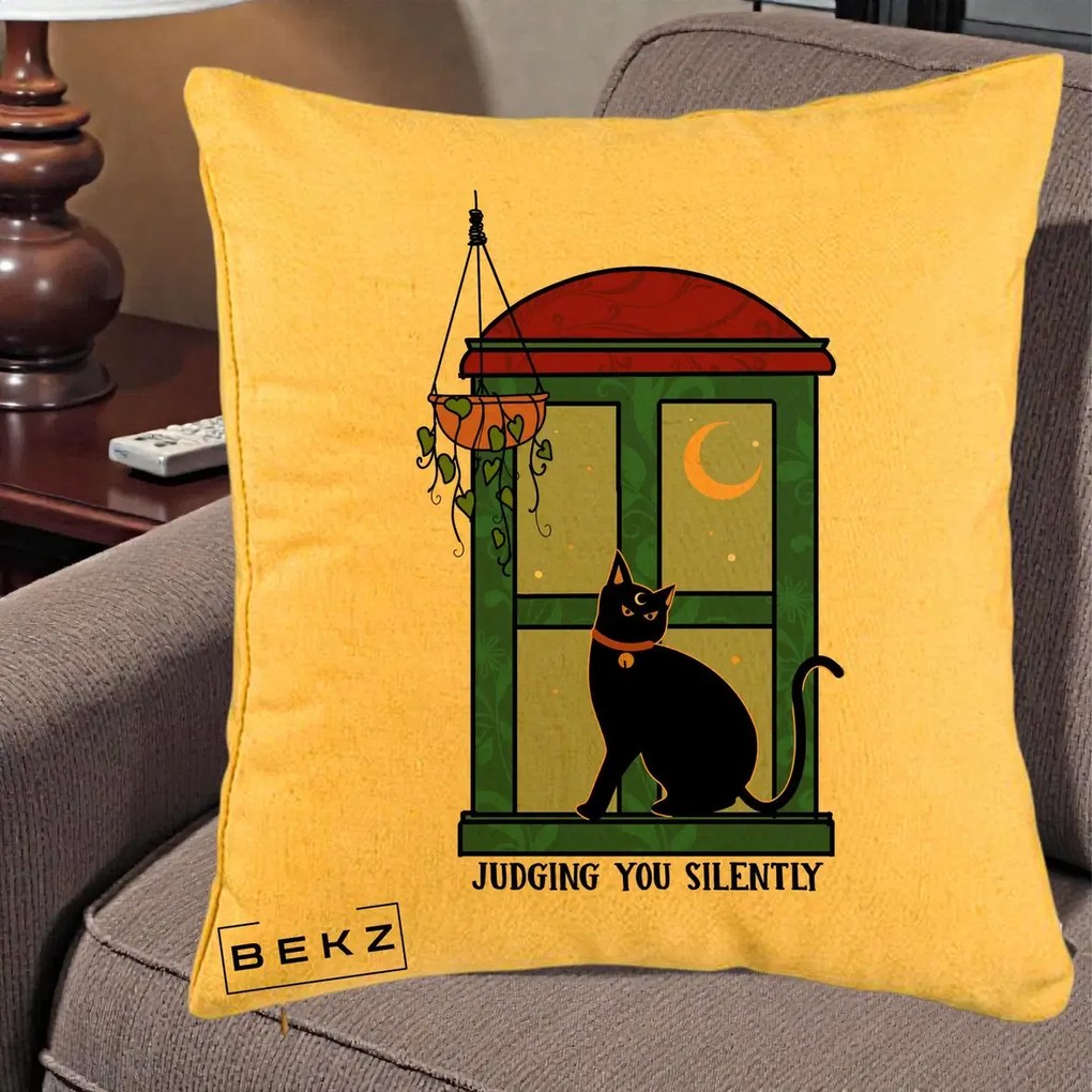 Perna Decorativa Judging You Silently Pisica Geam, 40x40 cm, Galben, Husa Detasabila, Perna Inclusa, BEKZ®