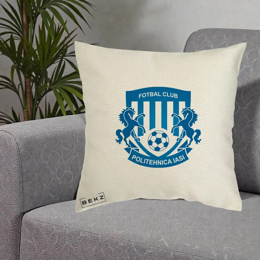 Perna Personalizata FC Politehnica Iasi Fotbal, 40x40 cm, Ecru, Husa Detasabila, Perna Inclusa, BEKZ®