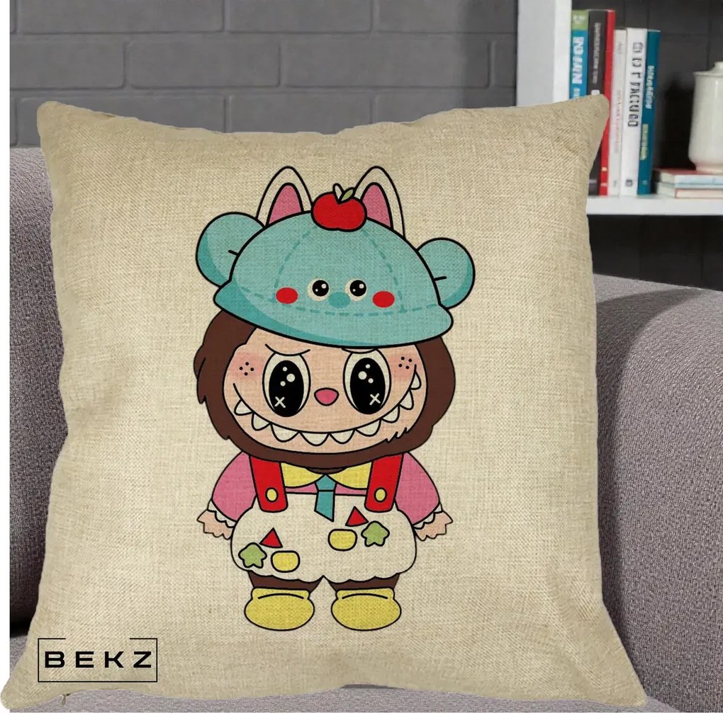 Perna Personalizata Labubu x Urs Albastru Colorat, 40x40 cm, Crem, Husa Detasabila, Perna Inclusa, BEKZ®