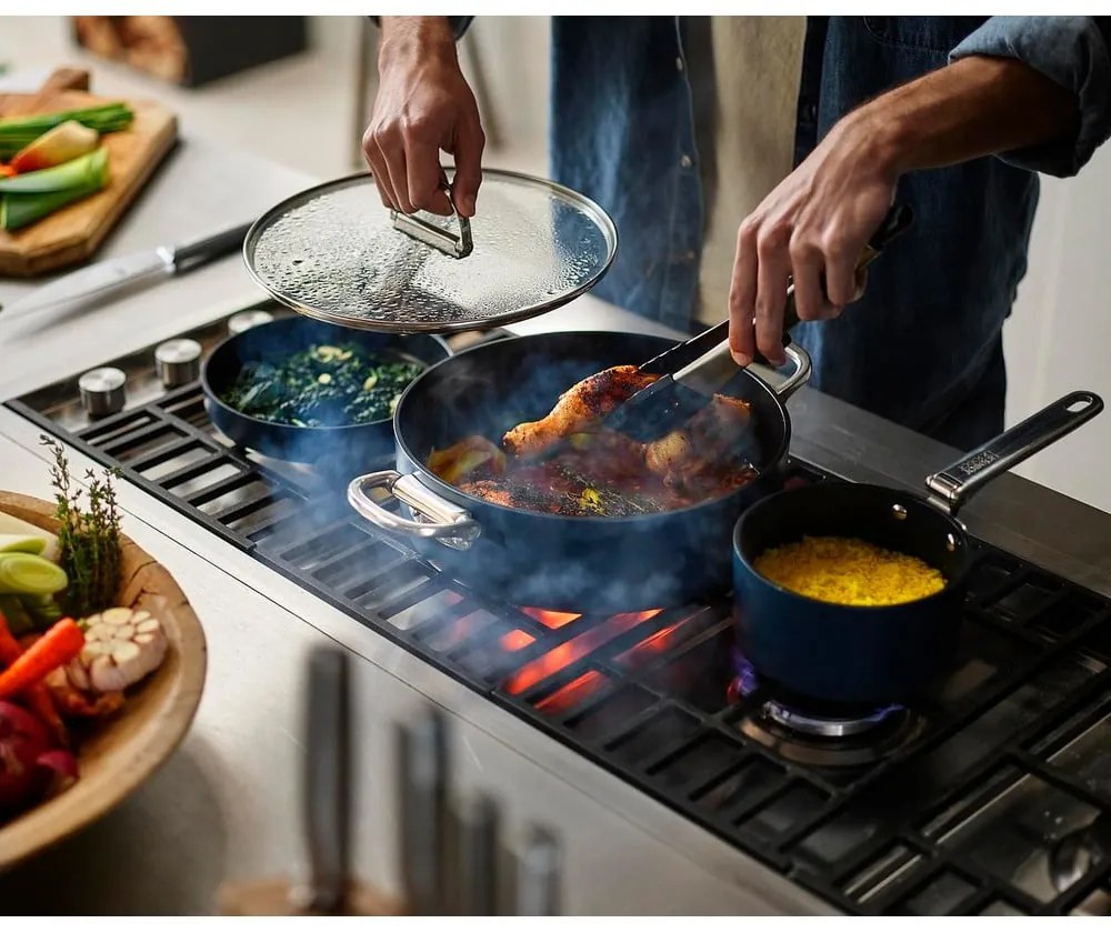 Oală cu capac/cu suprafață ceramică adecvată pentru plita cu inducție Space – Joseph Joseph