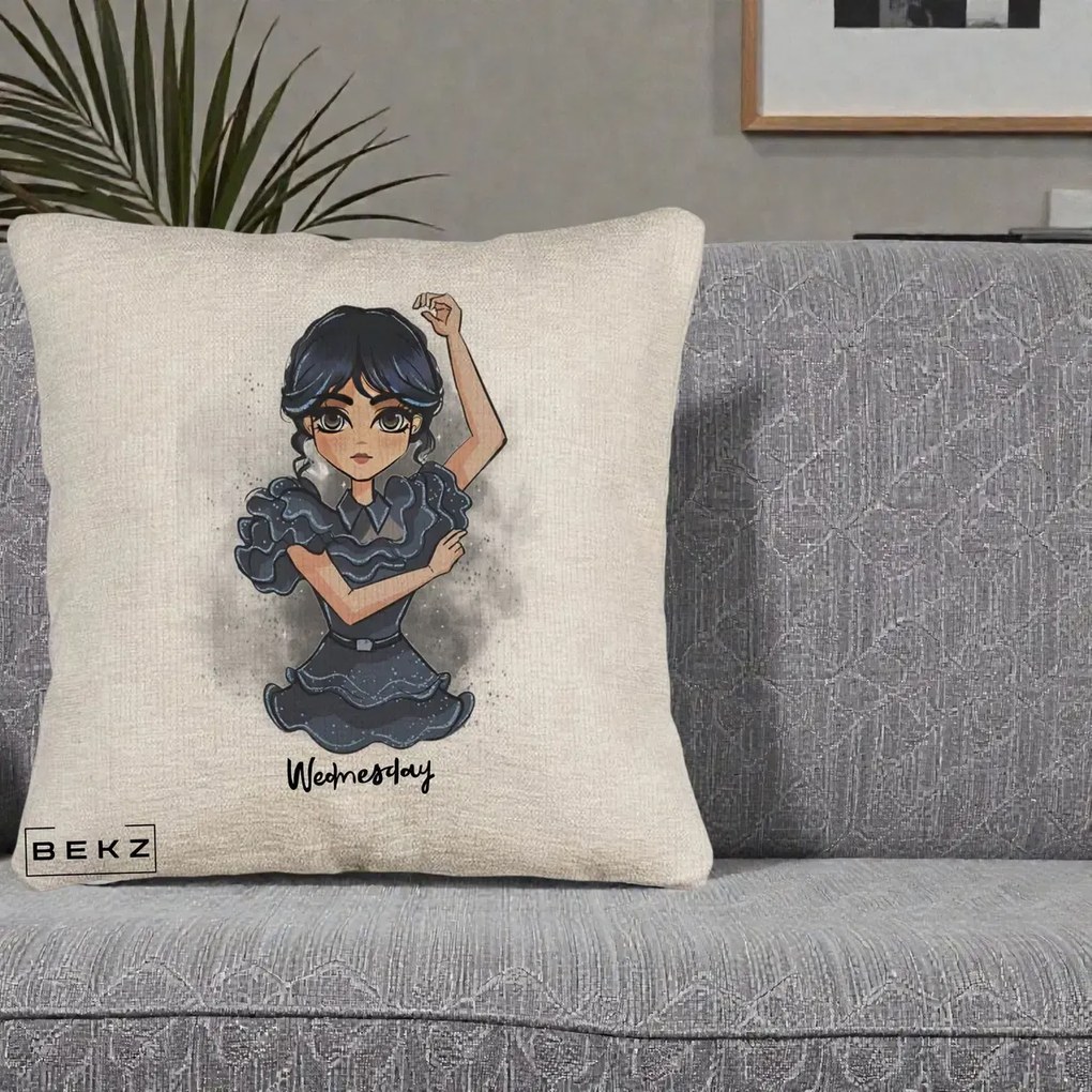 Perna Personalizata Wednesday Addams Dancing Queen, 40x40 cm, Bej Canapea, Husa Detasabila, Perna Inclusa, BEKZ®
