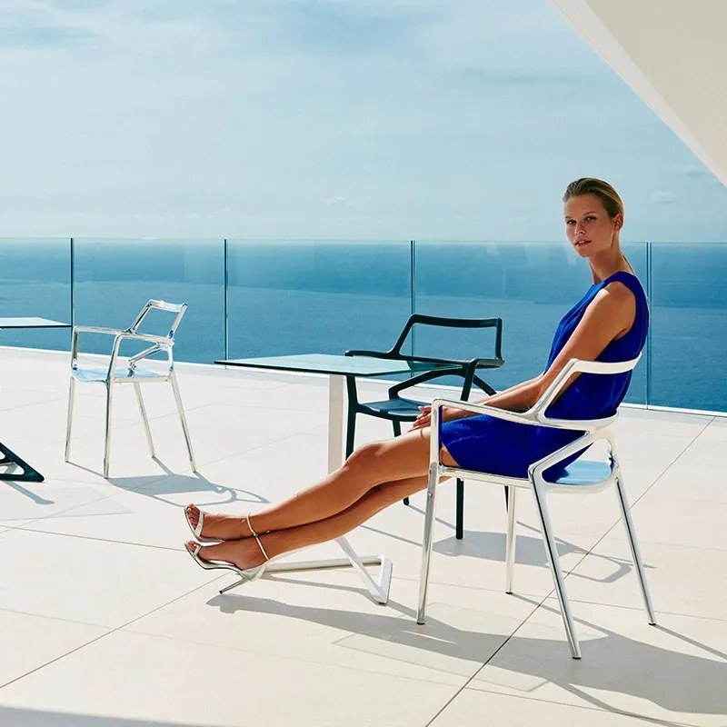 Set de 4 Scaune moderne cu brate de exterior / interior design premium DELTA Vondom 66026