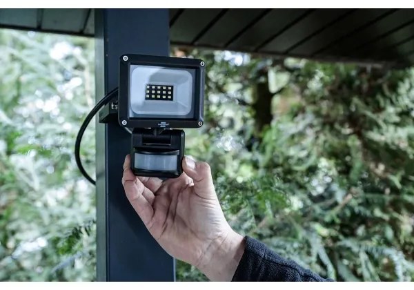 Proiector LED de exterior cu senzor LED/10W/230V 6500K IP65 Brennenstuhl