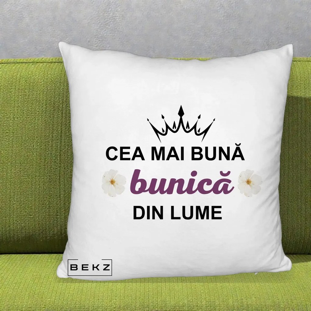 Cadou pentru Bunica - Perna Personalizata Cea Mai Buna Bunica Din Lume Coroana Mov Flori, 40x40 cm, Alb Pufos, Husa Detasabila, Perna Inclusa, BEKZ®