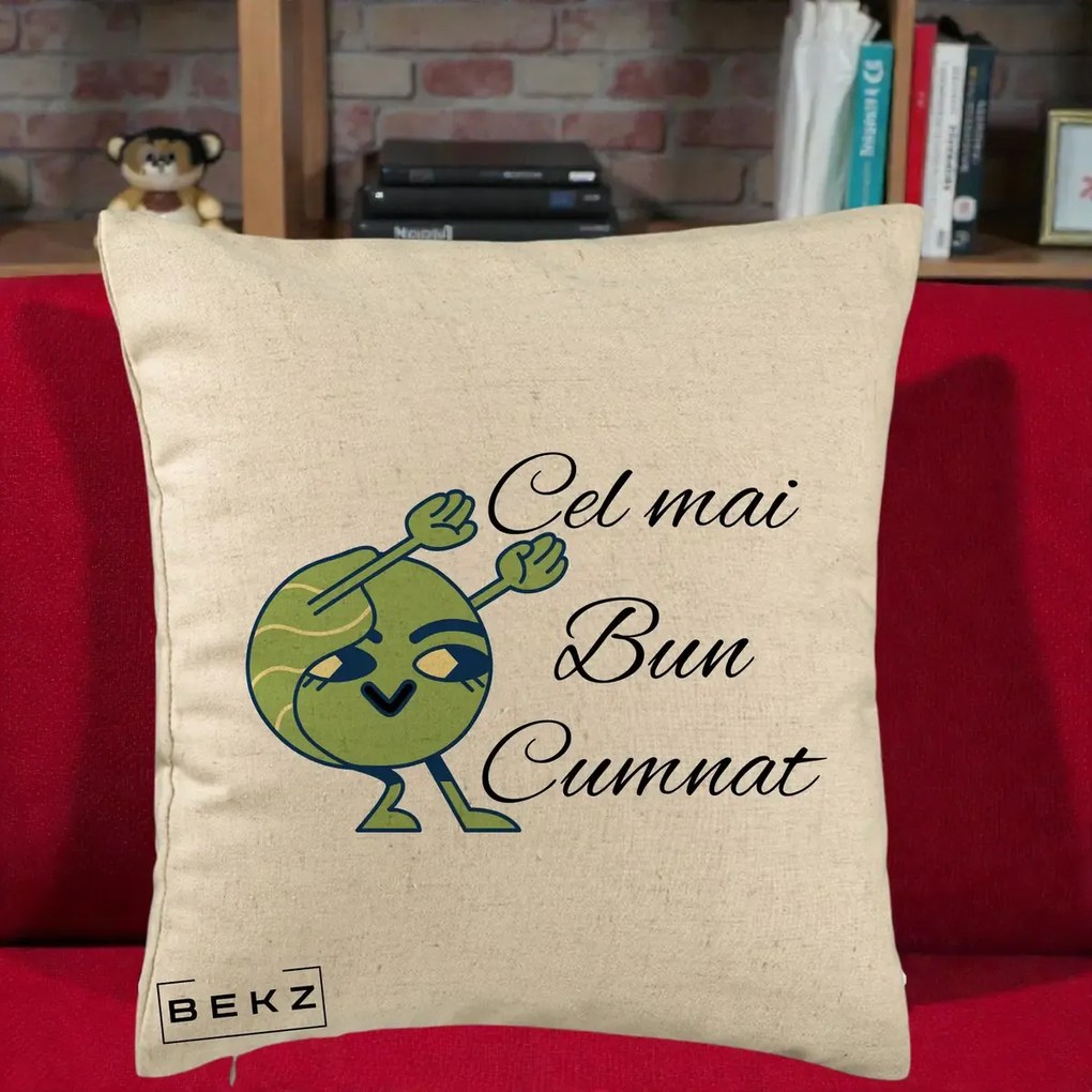 Cadou pentru Cumnat - Perna Personalizata Cel mai Bun Cumnat cu Personaj Funny Verde, 40x40 cm, Bej, Husa Detasabila, Perna Inclusa, BEKZ®