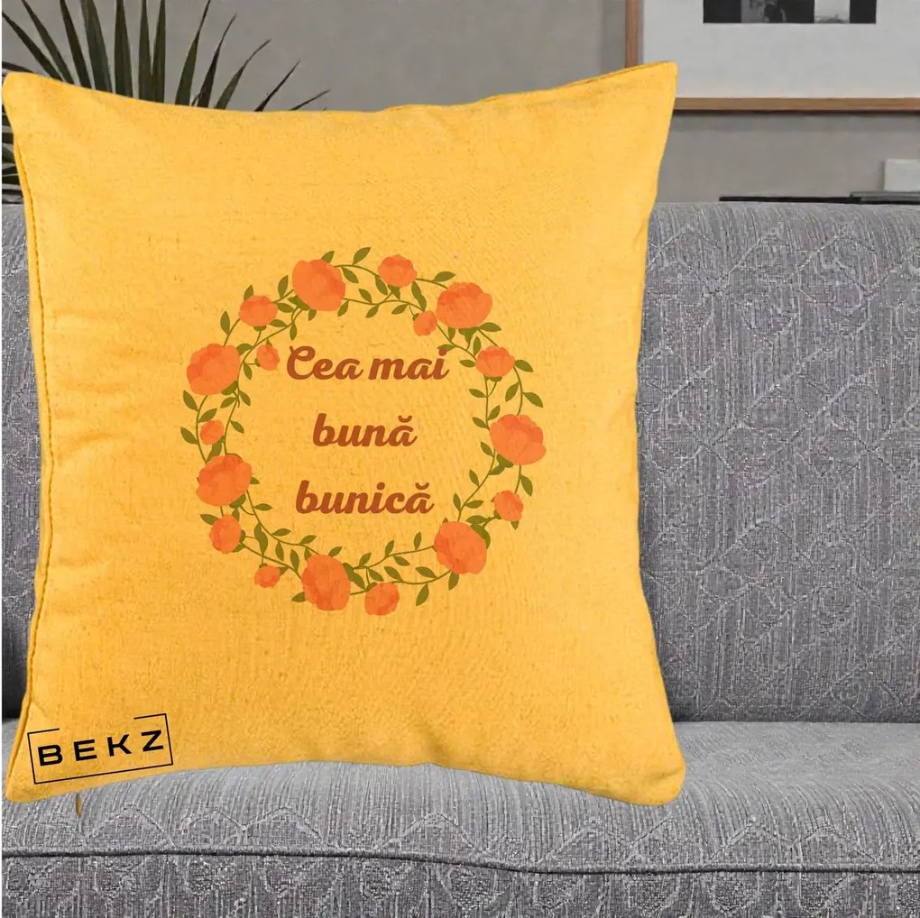 Cadou pentru Bunica - Perna Personalizata Cea Mai Buna Bunica Coronita Trandafiri Roz Clasic, 40x40 cm, Galben, Husa Detasabila, Perna Inclusa, BEKZ®
