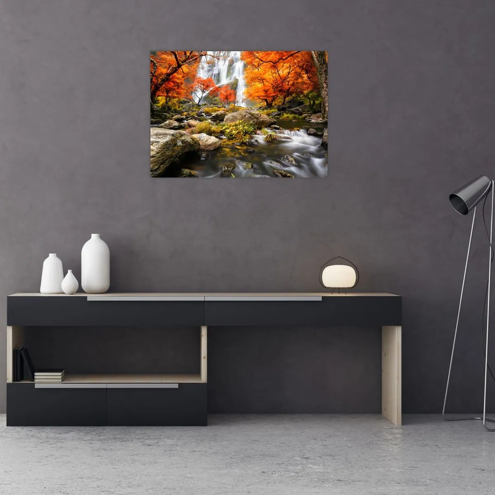 Tablou pe sticlă - Cascade în peisaj de toamnă, portocaliu (70x50 cm)