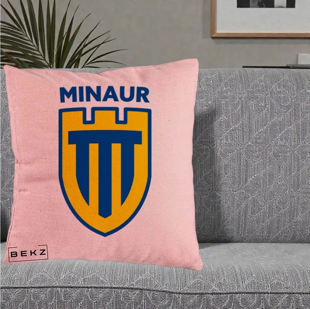 Perna Personalizata Minaur Baia Mare Fotbal, 40x40 cm, Roz, Husa Detasabila, Perna Inclusa, BEKZ®