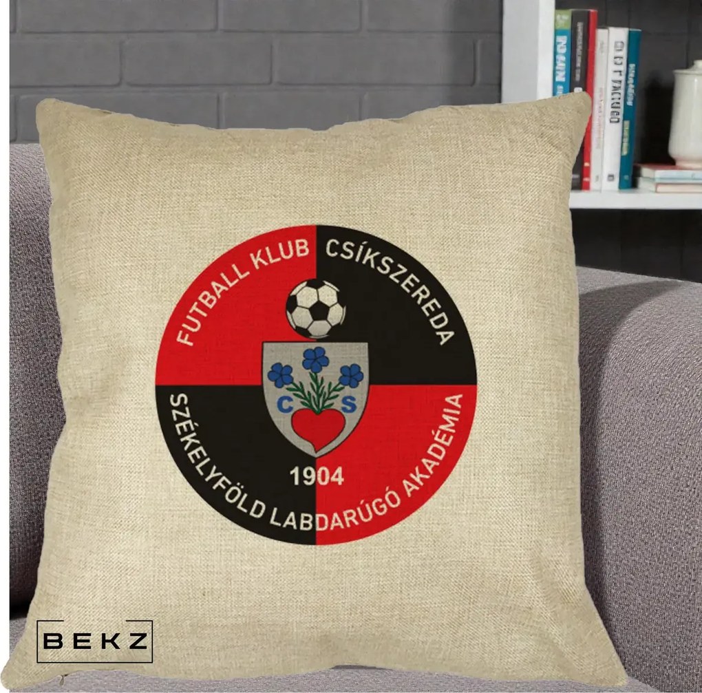 Perna Personalizata FK Csikszereda 1904 Fotbal, 40x40 cm, Crem, Husa Detasabila, Perna Inclusa, BEKZ®