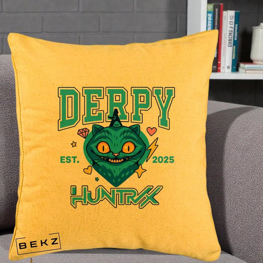 Perna Personalizata K-pop HUNTRX Derpy Pisica Albastra, 40x40 cm, Galben, Husa Detasabila, Perna Inclusa, BEKZ®