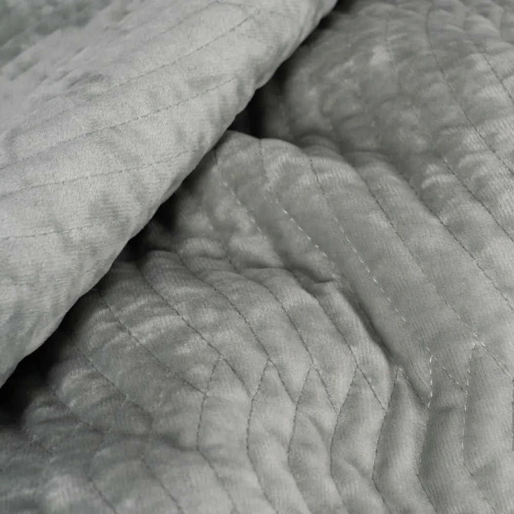 Cuvertură verde prăfuit matlasată din catifea 230x260 cm – Ixia