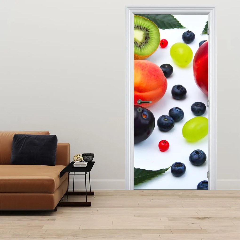 Fototapet pentru ușă - Fructe cu stropi de apă (95x205cm)